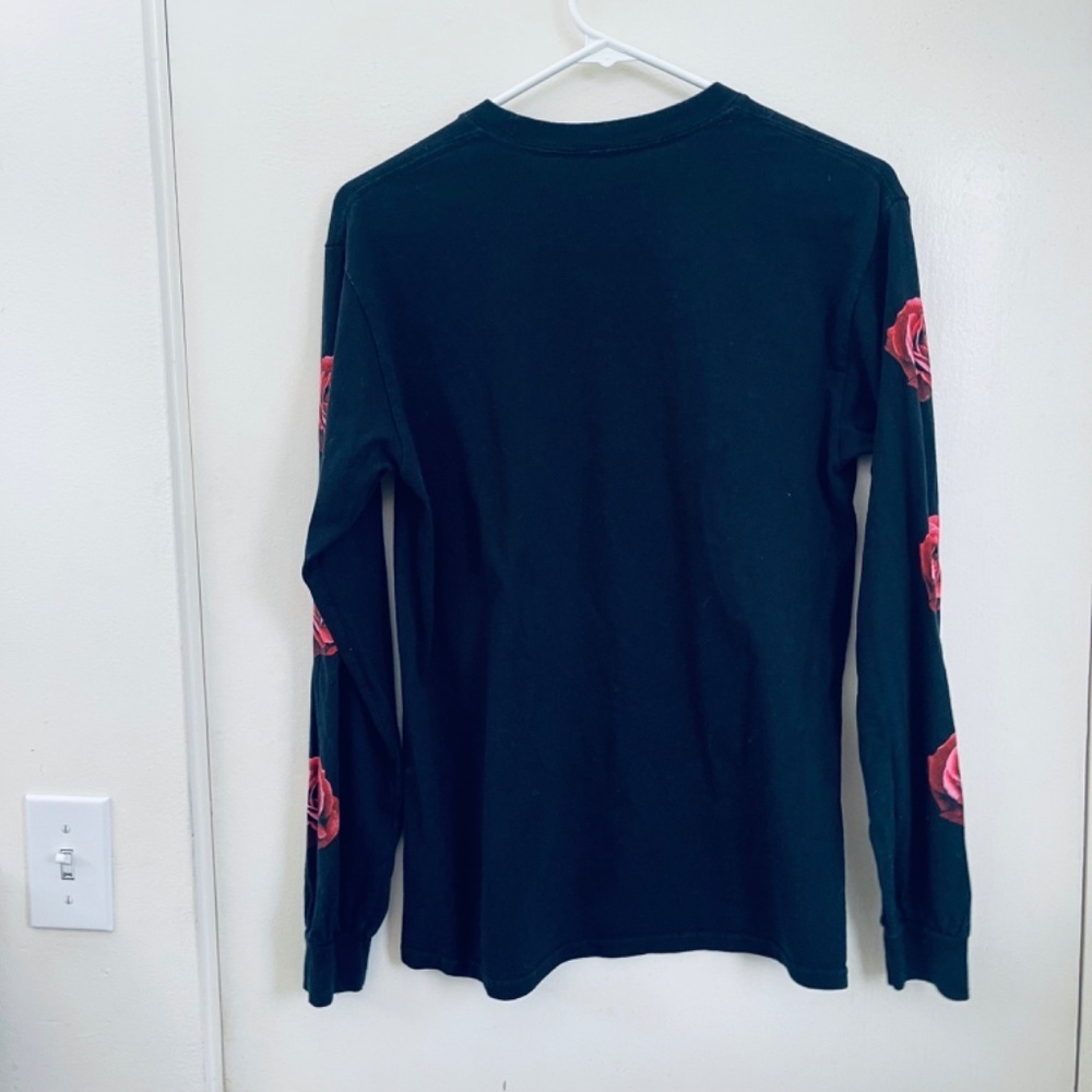 Selena Long sleeve black shirt with roses - Picture 4 of 6
